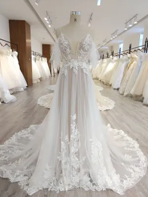 Luolandi Elegant Tulle Spaghetti Straps Wedding Dresses With Applique V-neck